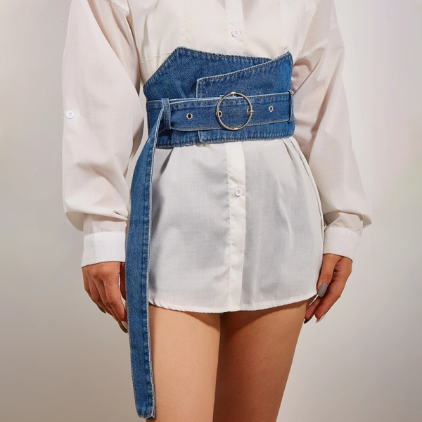 ceinture corset en jean tendance pour souligner la silhouette